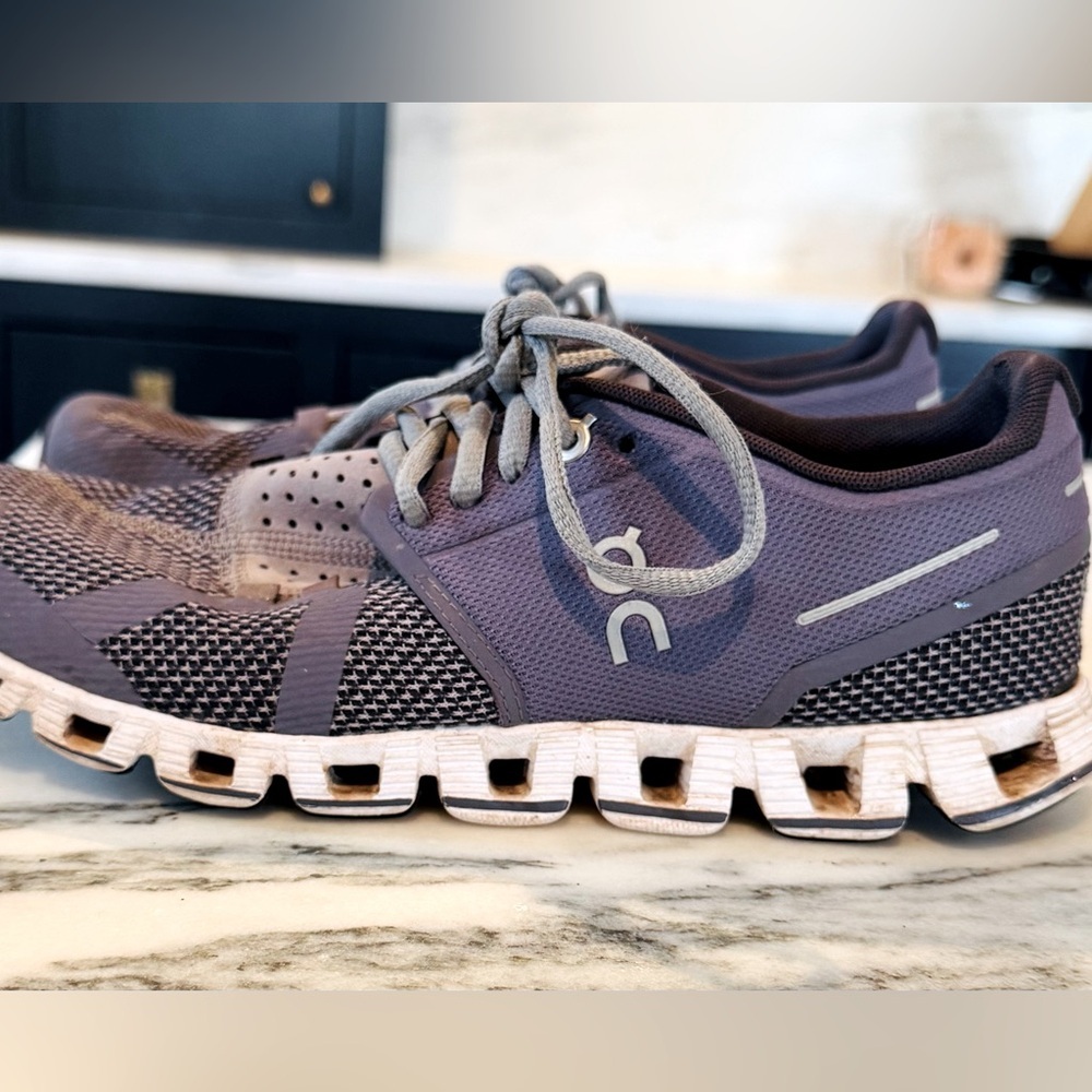 ON Shoes Size 8